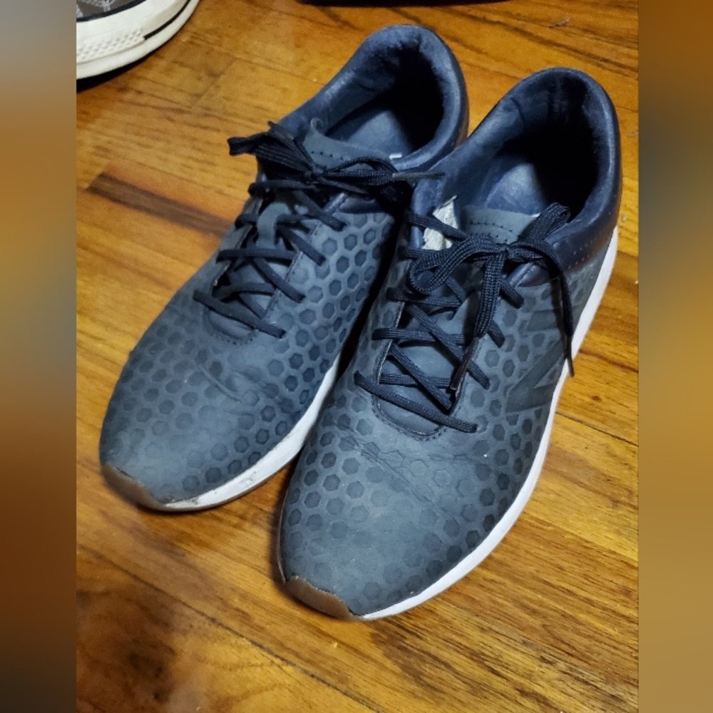 *last day - moving sale* Men's Dark Blue New Balance Size 8.5